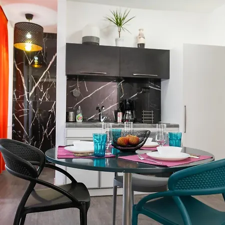 Modern Karpos * Skopje