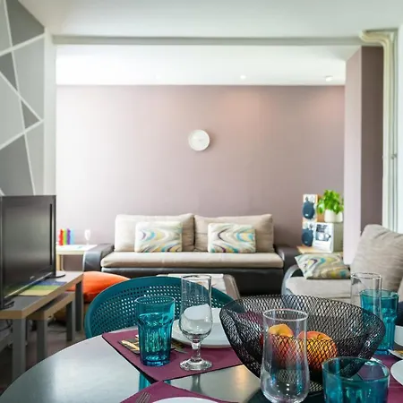 Apartment Modern Karpos