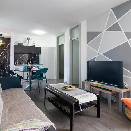 Modern Karpos Apartment Skopje