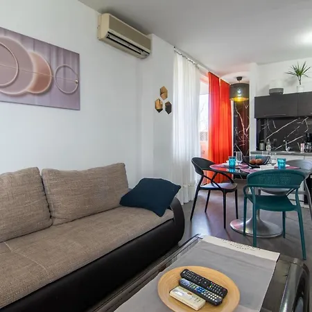 Apartment Modern Karpos