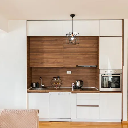 Modern Karpos