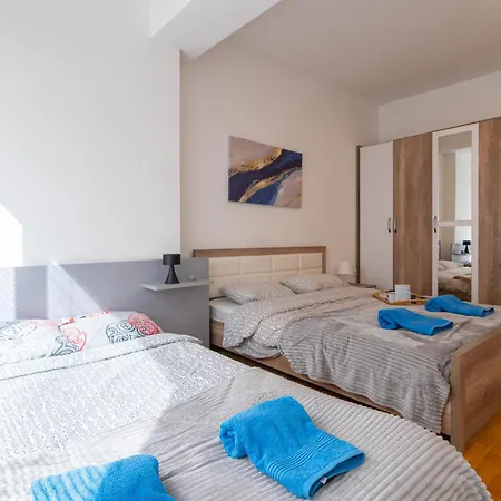 Apartment Modern Karpos