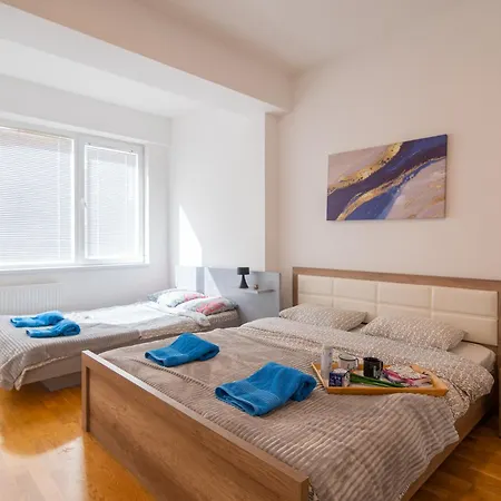 Apartment Modern Karpos