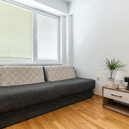 Apartment Modern Karpos