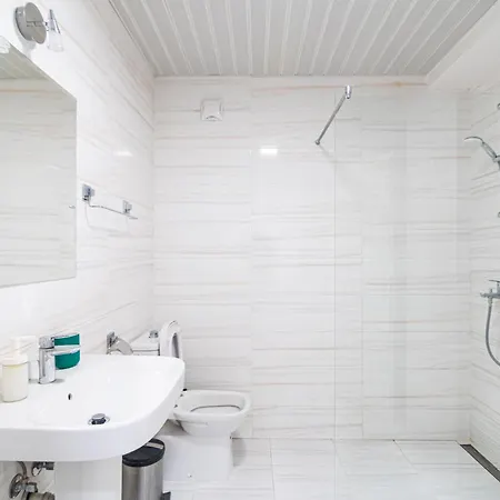 Apartment Modern Karpos