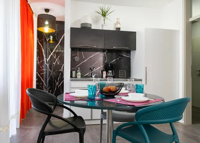 Modern Karpos * Skopje